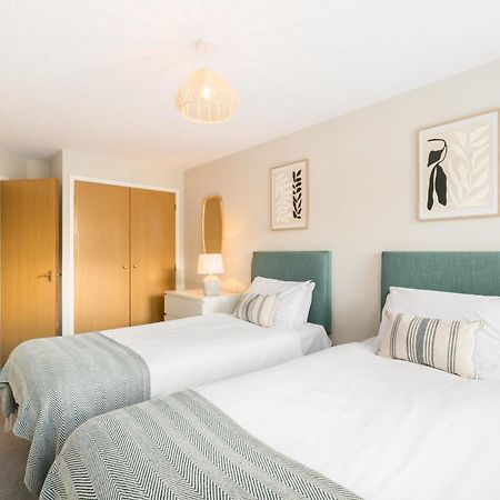 Modern 2-Bedroom Apartments With Free Parking In Leamington Spa Εξωτερικό φωτογραφία
