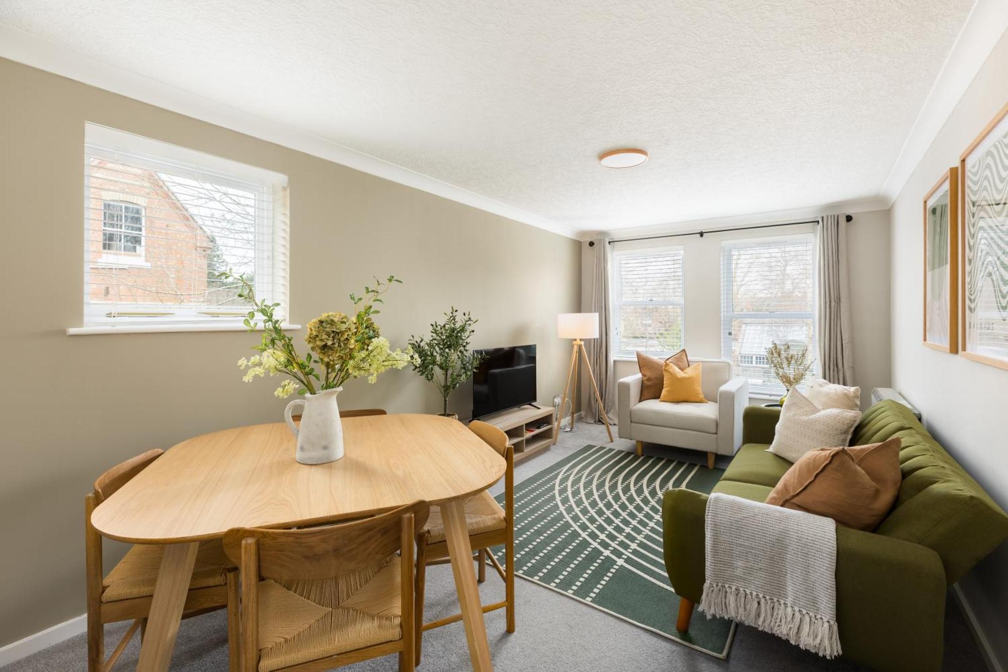 Modern 2-Bedroom Apartments With Free Parking In Leamington Spa Εξωτερικό φωτογραφία