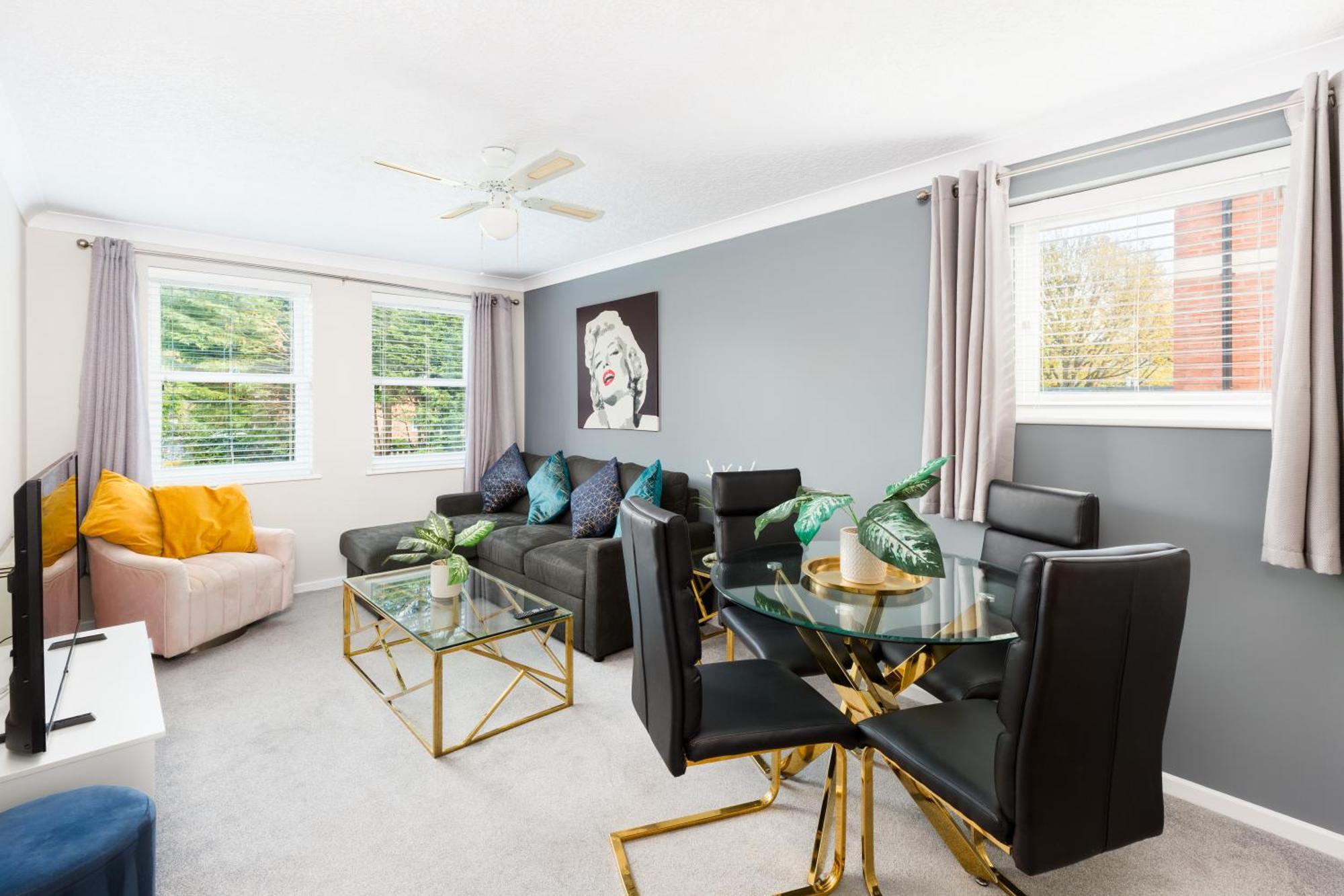 Modern 2-Bedroom Apartments With Free Parking In Leamington Spa Εξωτερικό φωτογραφία