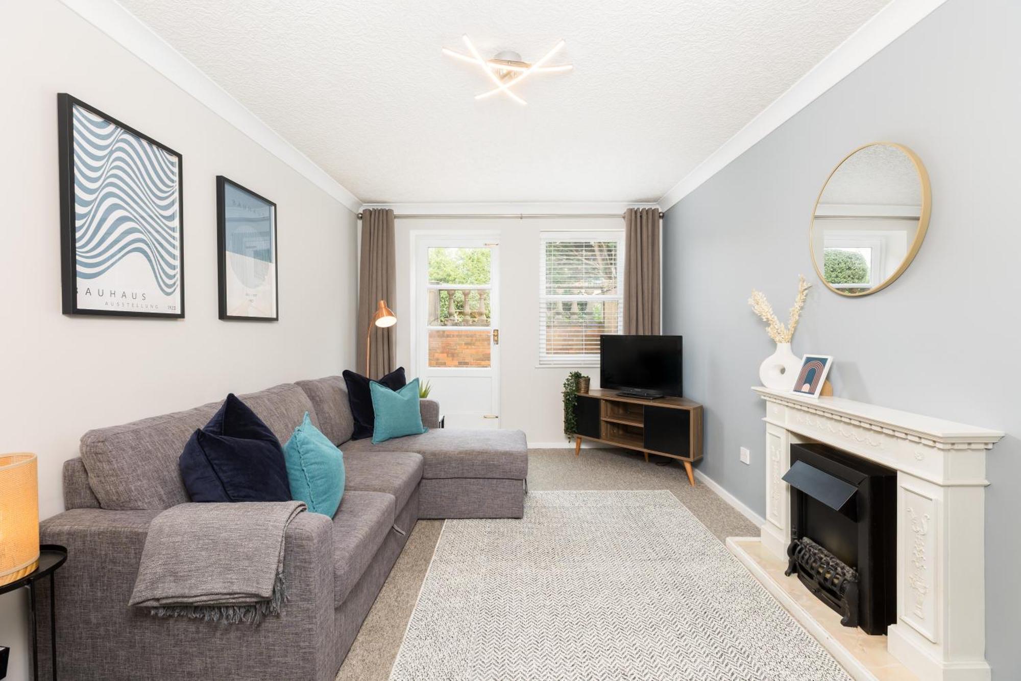 Modern 2-Bedroom Apartments With Free Parking In Leamington Spa Εξωτερικό φωτογραφία