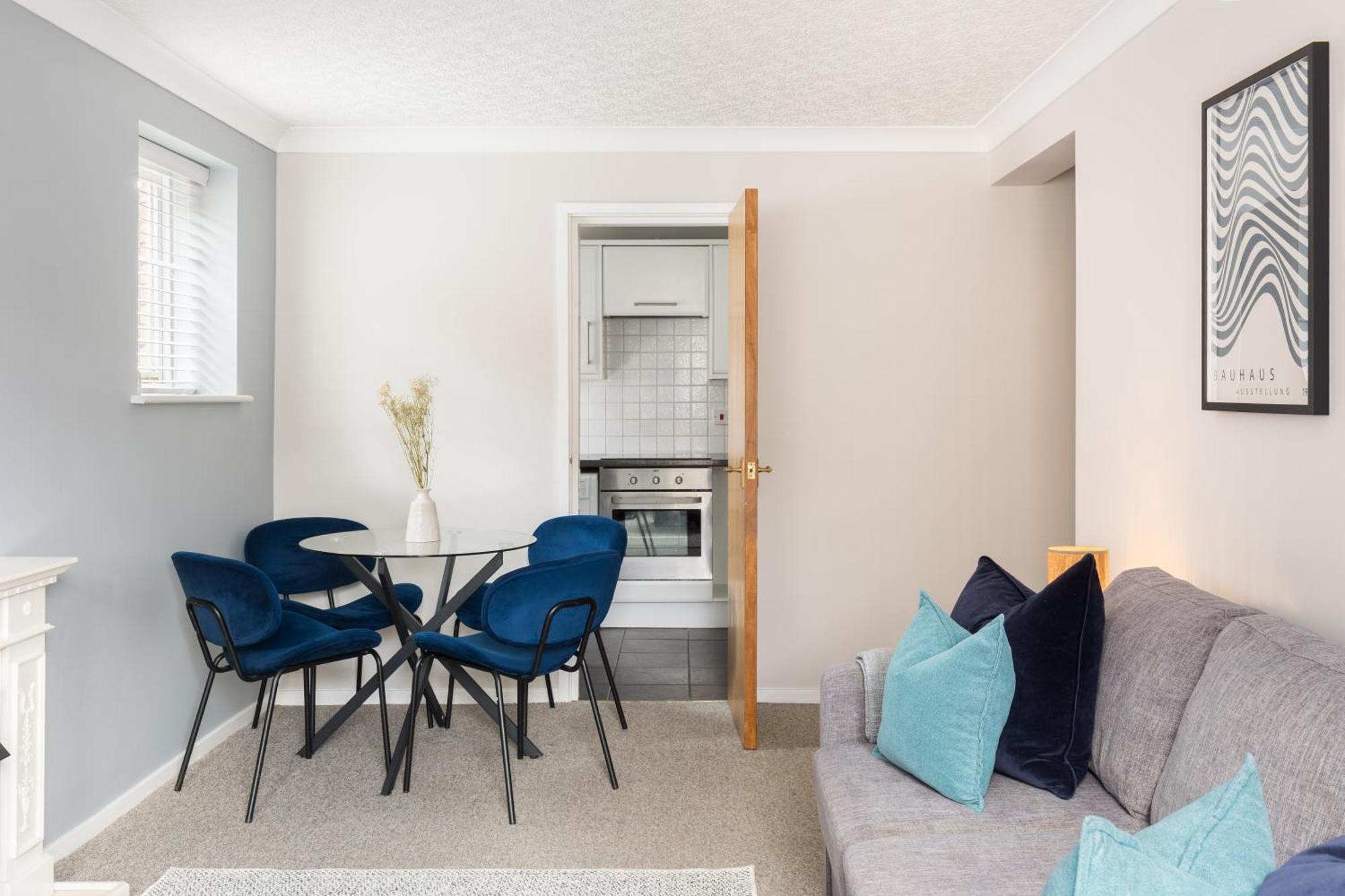 Modern 2-Bedroom Apartments With Free Parking In Leamington Spa Εξωτερικό φωτογραφία