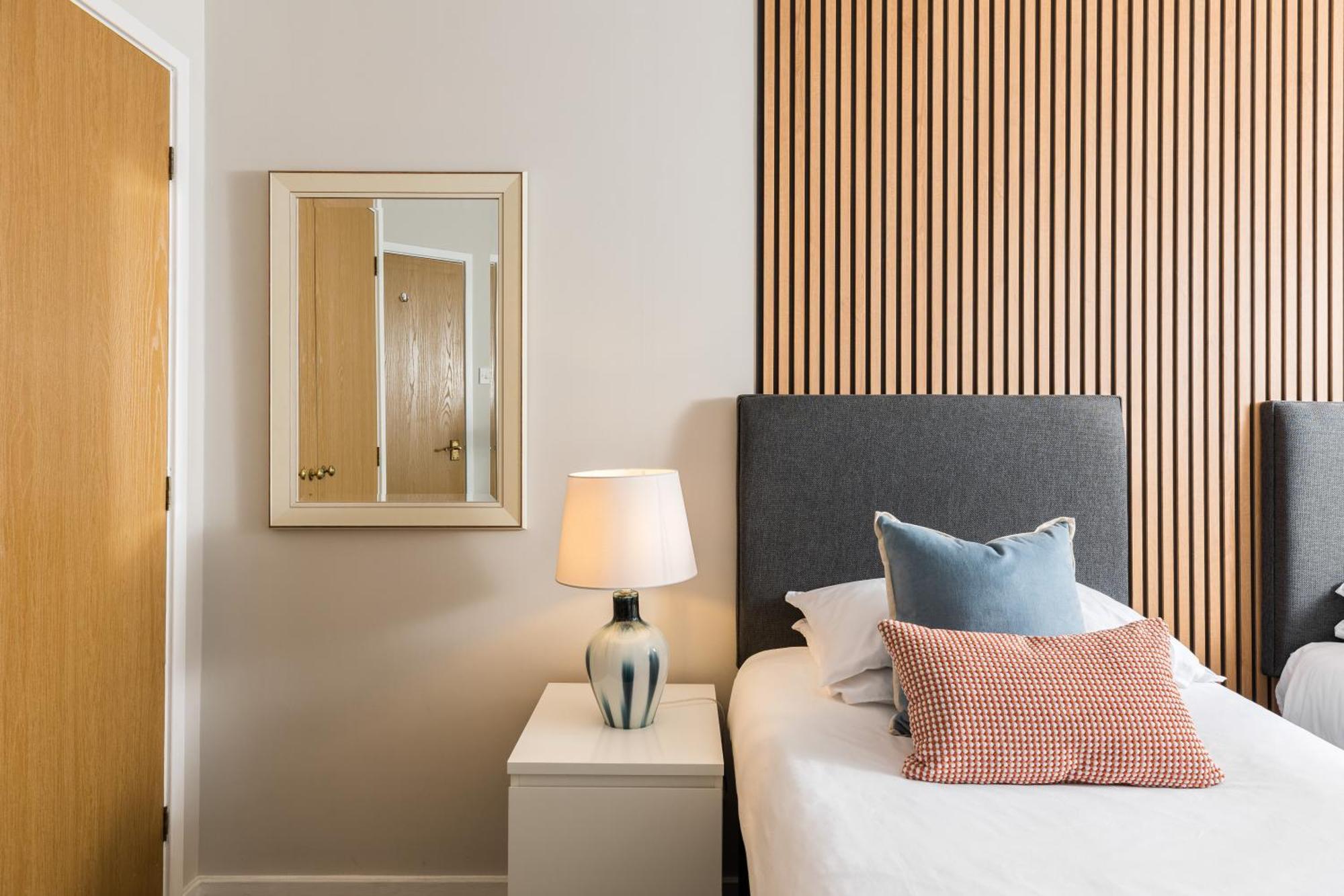 Modern 2-Bedroom Apartments With Free Parking In Leamington Spa Εξωτερικό φωτογραφία