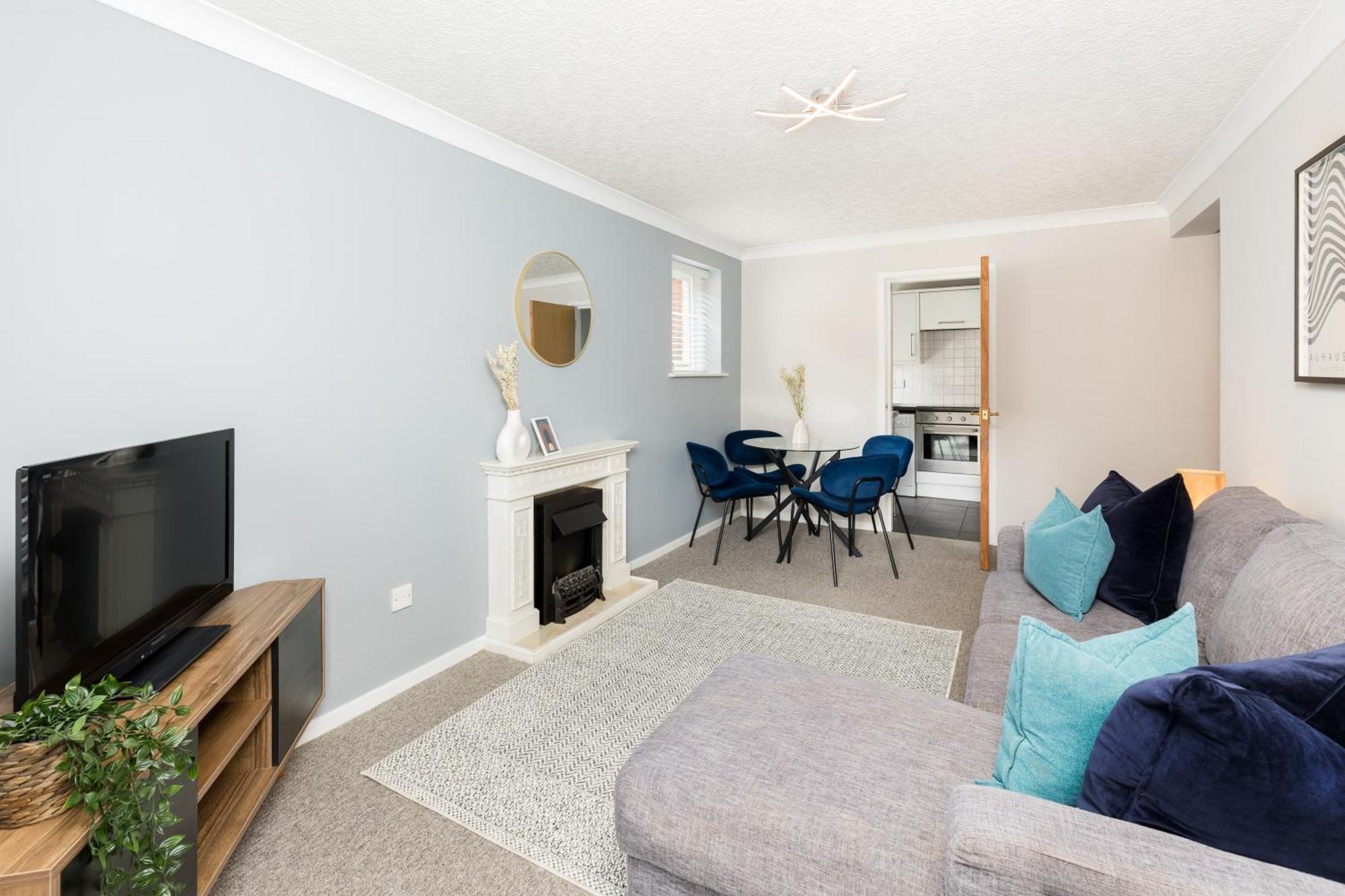 Modern 2-Bedroom Apartments With Free Parking In Leamington Spa Εξωτερικό φωτογραφία