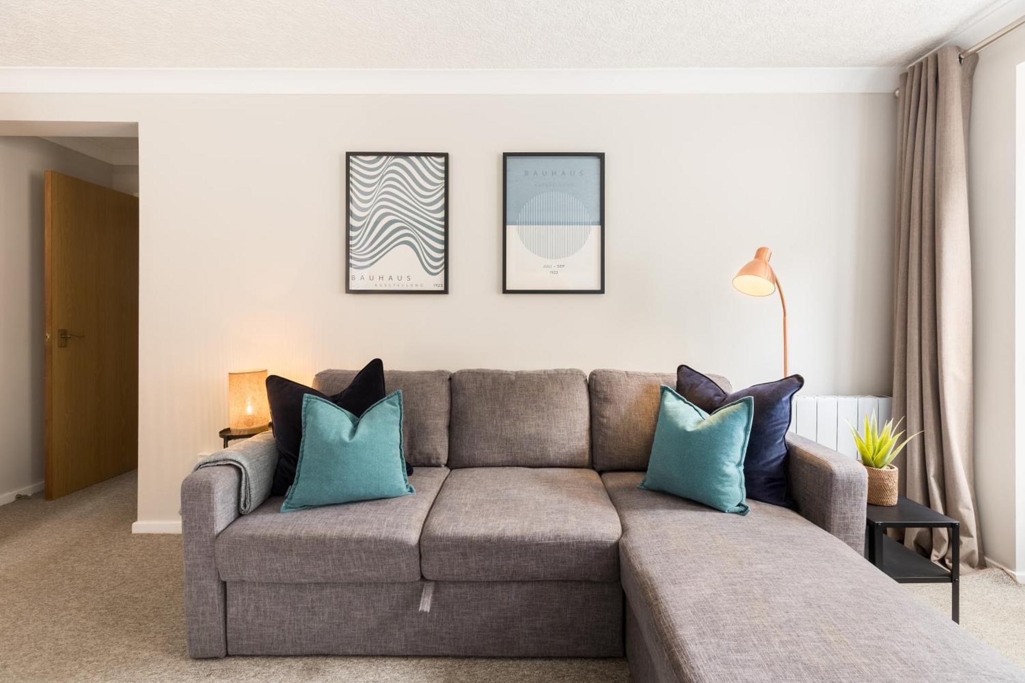 Modern 2-Bedroom Apartments With Free Parking In Leamington Spa Εξωτερικό φωτογραφία