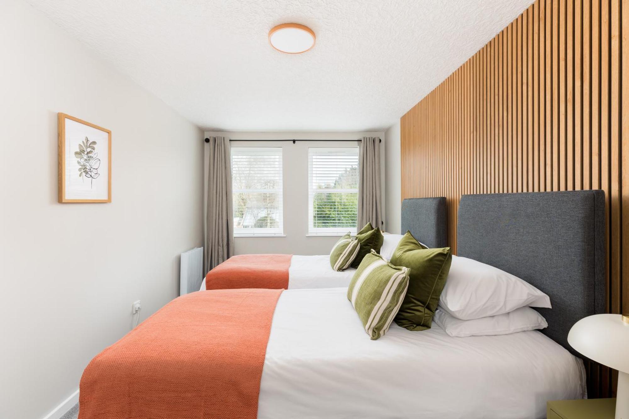 Modern 2-Bedroom Apartments With Free Parking In Leamington Spa Εξωτερικό φωτογραφία