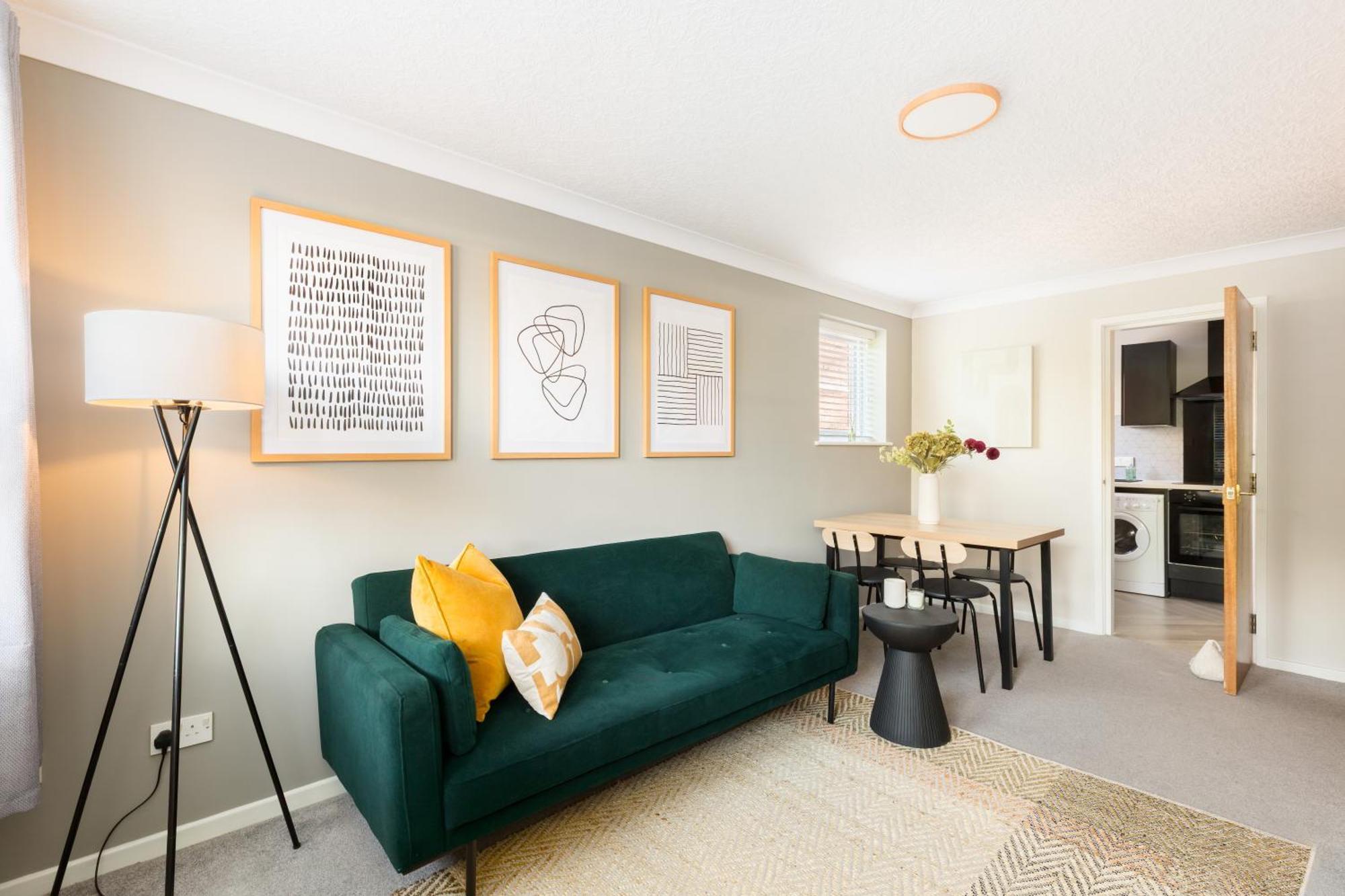 Modern 2-Bedroom Apartments With Free Parking In Leamington Spa Εξωτερικό φωτογραφία