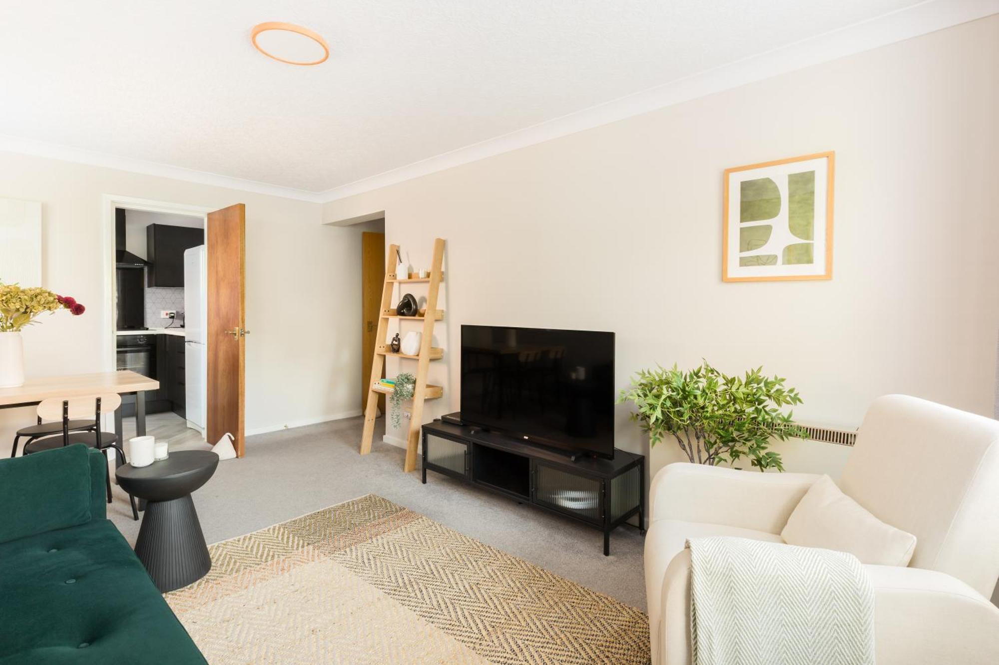Modern 2-Bedroom Apartments With Free Parking In Leamington Spa Εξωτερικό φωτογραφία