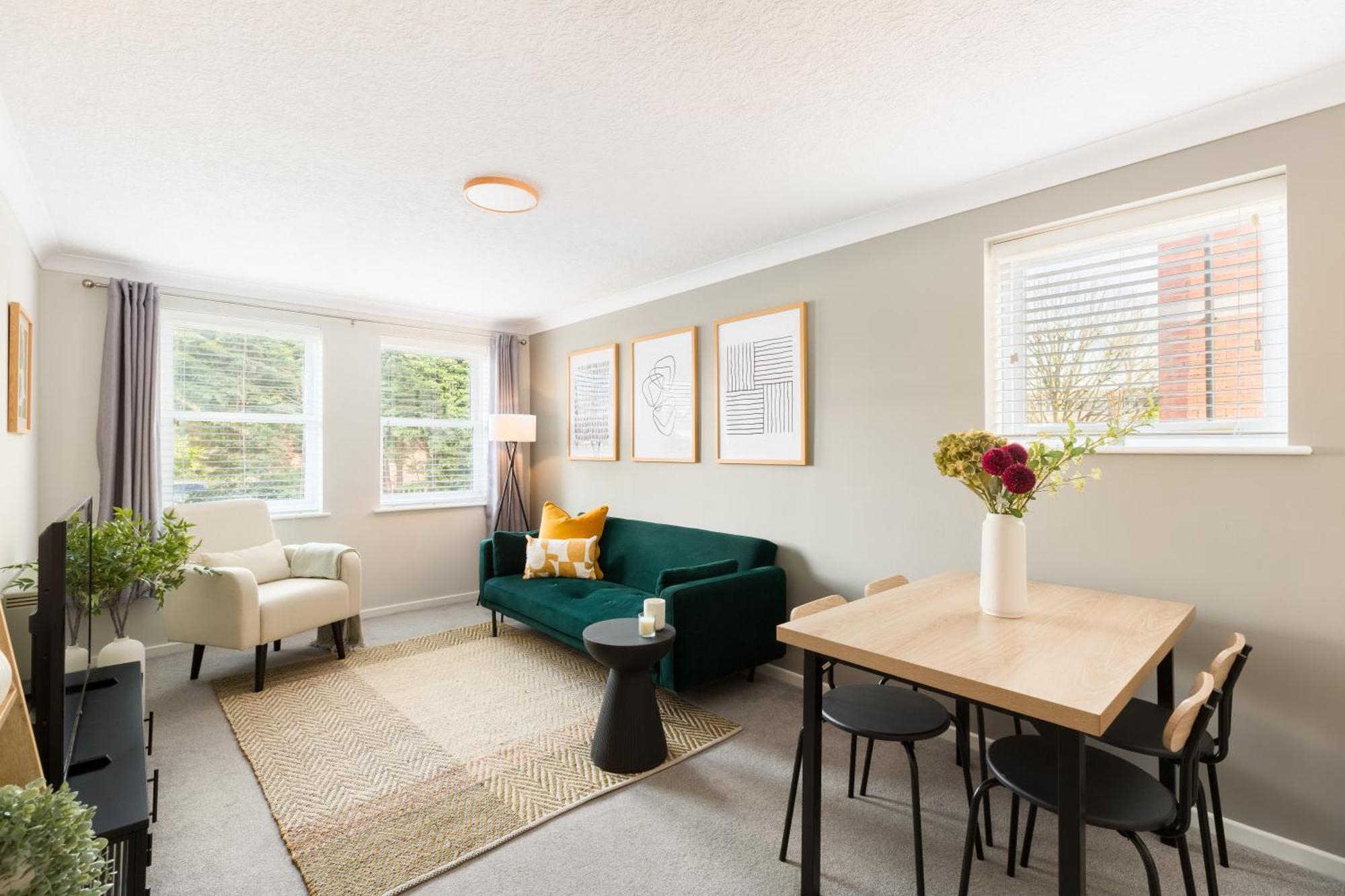 Modern 2-Bedroom Apartments With Free Parking In Leamington Spa Εξωτερικό φωτογραφία